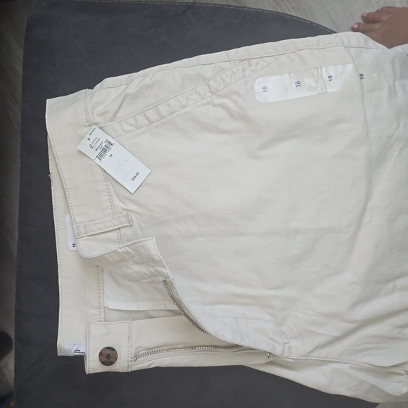 Gap Bermuda shorts NWT - Picture 5 of 5